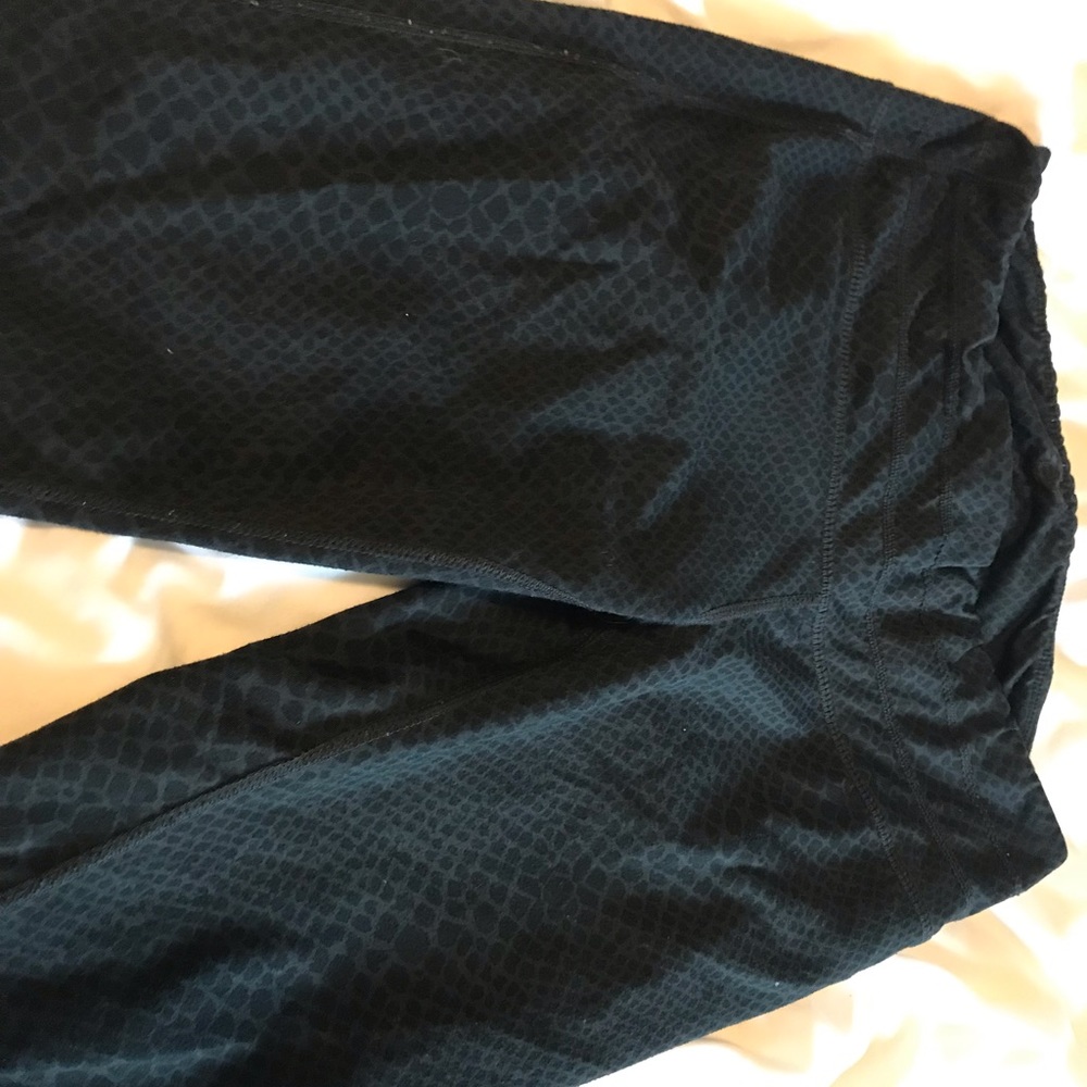 Black snakeskin print leggings